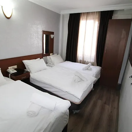 Lyon Hotel