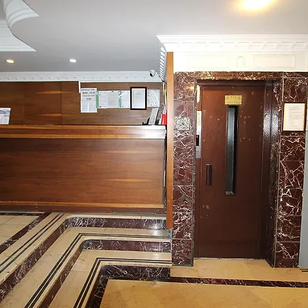 Lyon Hotel 3*
